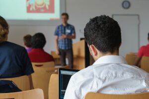 Bezpłatne kursy dla nauczycieli Warszawa. Podnoszenie kwalifikacji nauczycieli z terenów wiejskich – bezpłatne szkolenia internetowe dla nauczycieli.