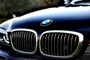 Ceramiczna powłoka na auto: dlaczego warto ją zastosować?